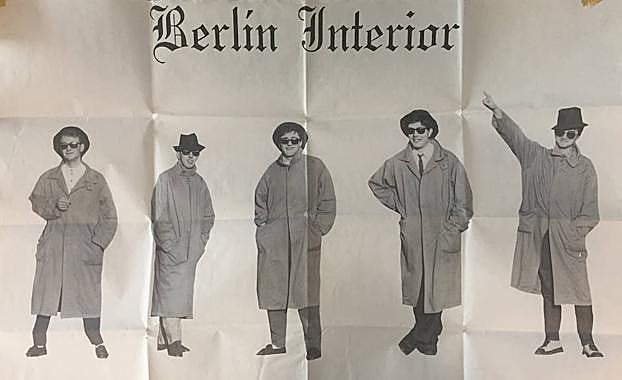 Imagen principal - Recortes de periódico en los que se habla de Berlín Interior. 