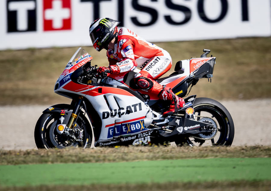 El Circuito de Montmeló acogió los entrenamientos clasificatorios del Gran Premio de Cataluña de motociclismo.