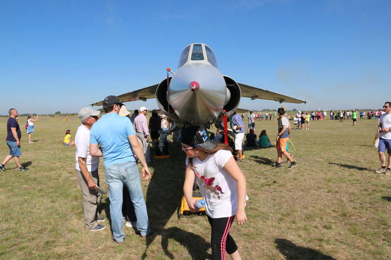 Ambiente durante la jornada de exhibición aérea
