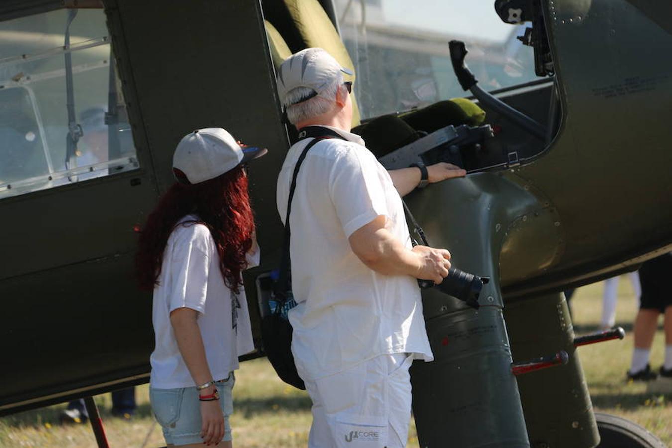 Ambiente durante la jornada de exhibición aérea