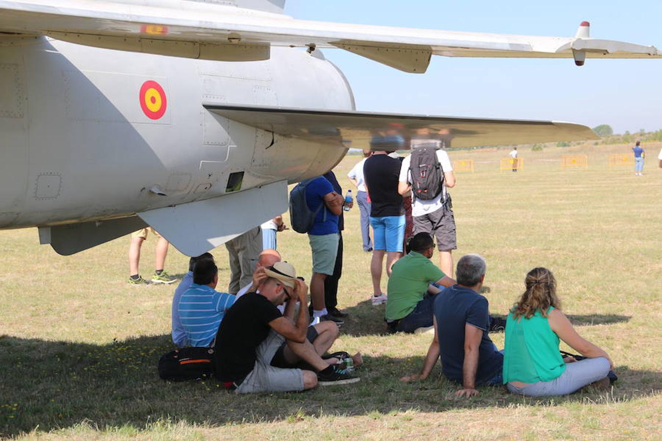 Ambiente durante la jornada de exhibición aérea