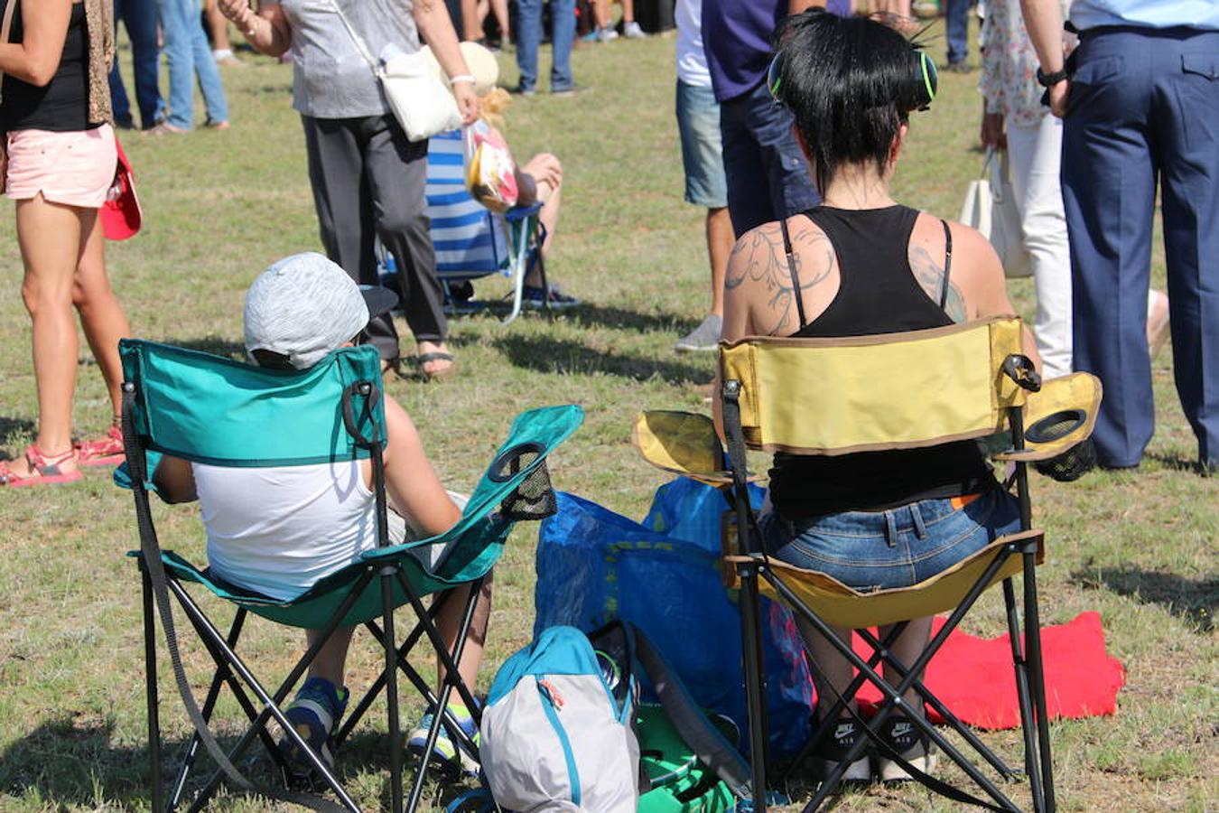 Ambiente durante la jornada de exhibición aérea