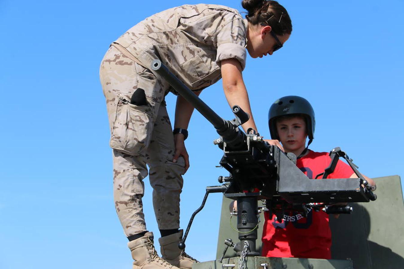 Ambiente durante la jornada de exhibición aérea