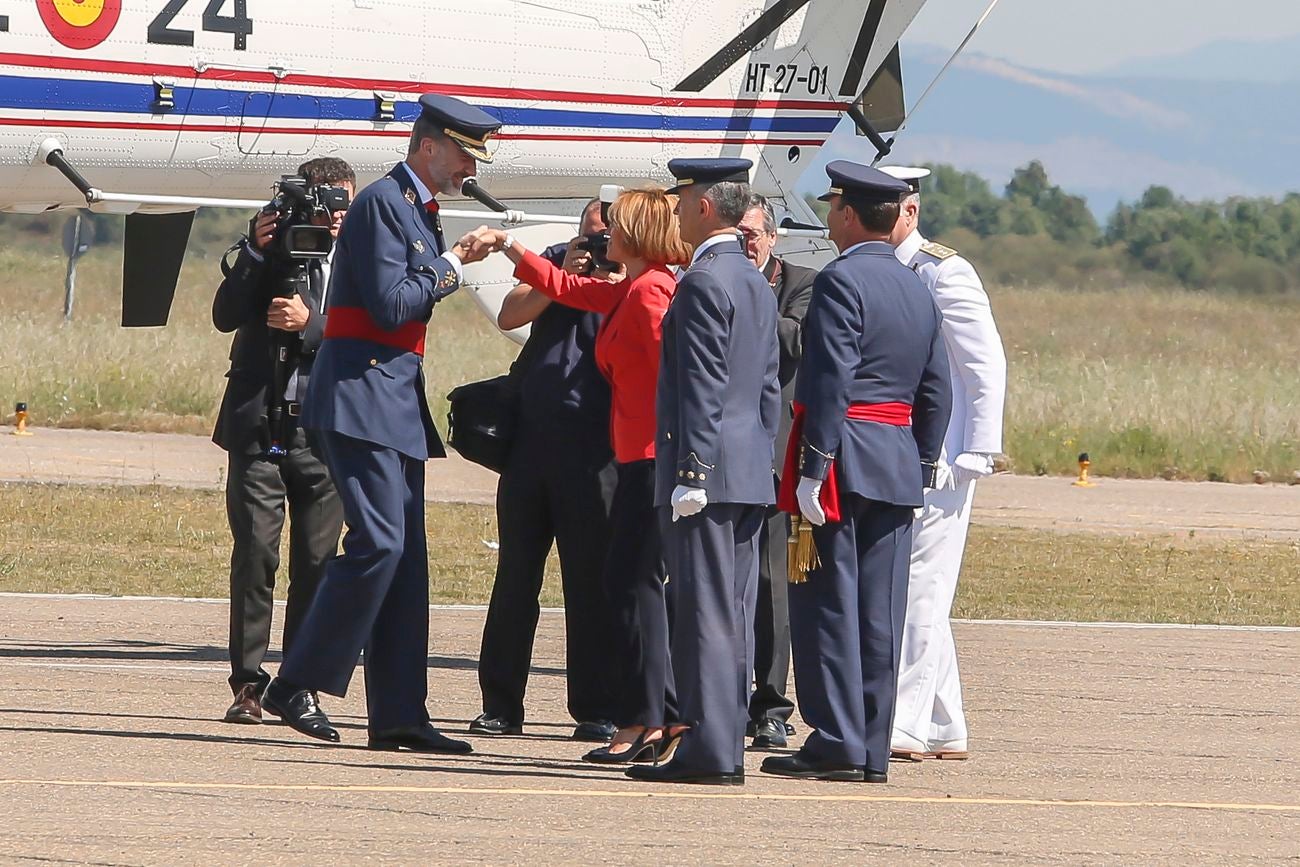 El Rey Felipe VI preside el acto conmemorativo del XXV aniversario de la Academia Básica del Ejército del Aire. Al acto asisten también la ministra de Defensa, María Dolores de Cospedal, y el presidente de la Junta, Juan Vicente Herrera.