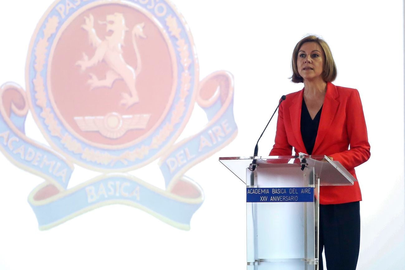 El Rey Felipe VI preside el acto conmemorativo del XXV aniversario de la Academia Básica del Ejército del Aire. Al acto asisten también la ministra de Defensa, María Dolores de Cospedal, y el presidente de la Junta, Juan Vicente Herrera.