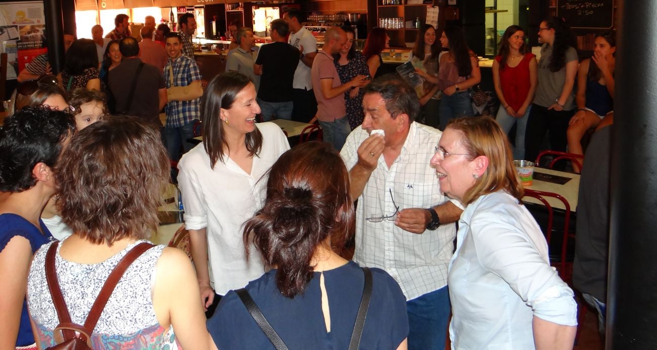 Un buen puñado de exjugadores se citan para homenajear por sorpresa a José Antonio Valladaes, el 'alma' del voleibol.