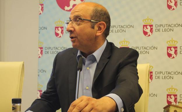 Francisco Castañón, durante la rueda de prensa de este jueves.