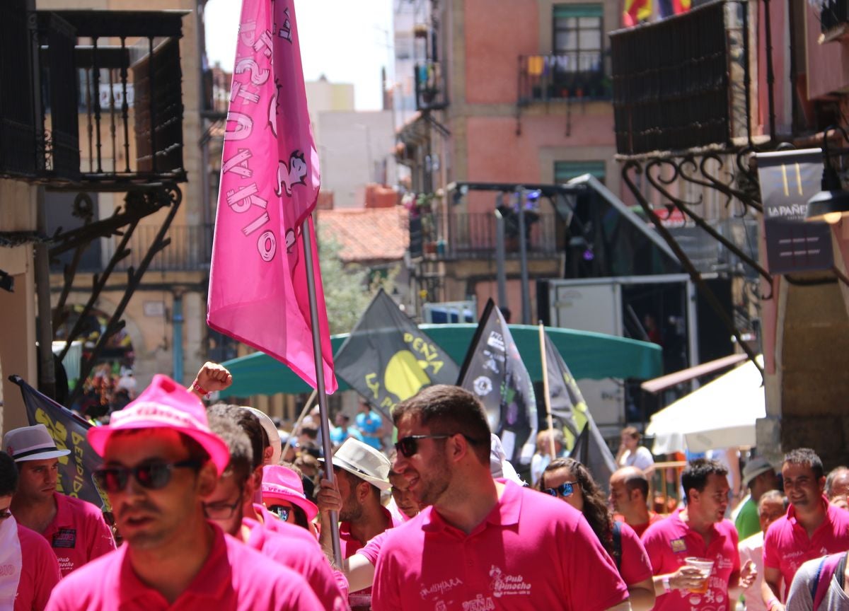 Colorido y música para anunciar el inicio de las fiestas