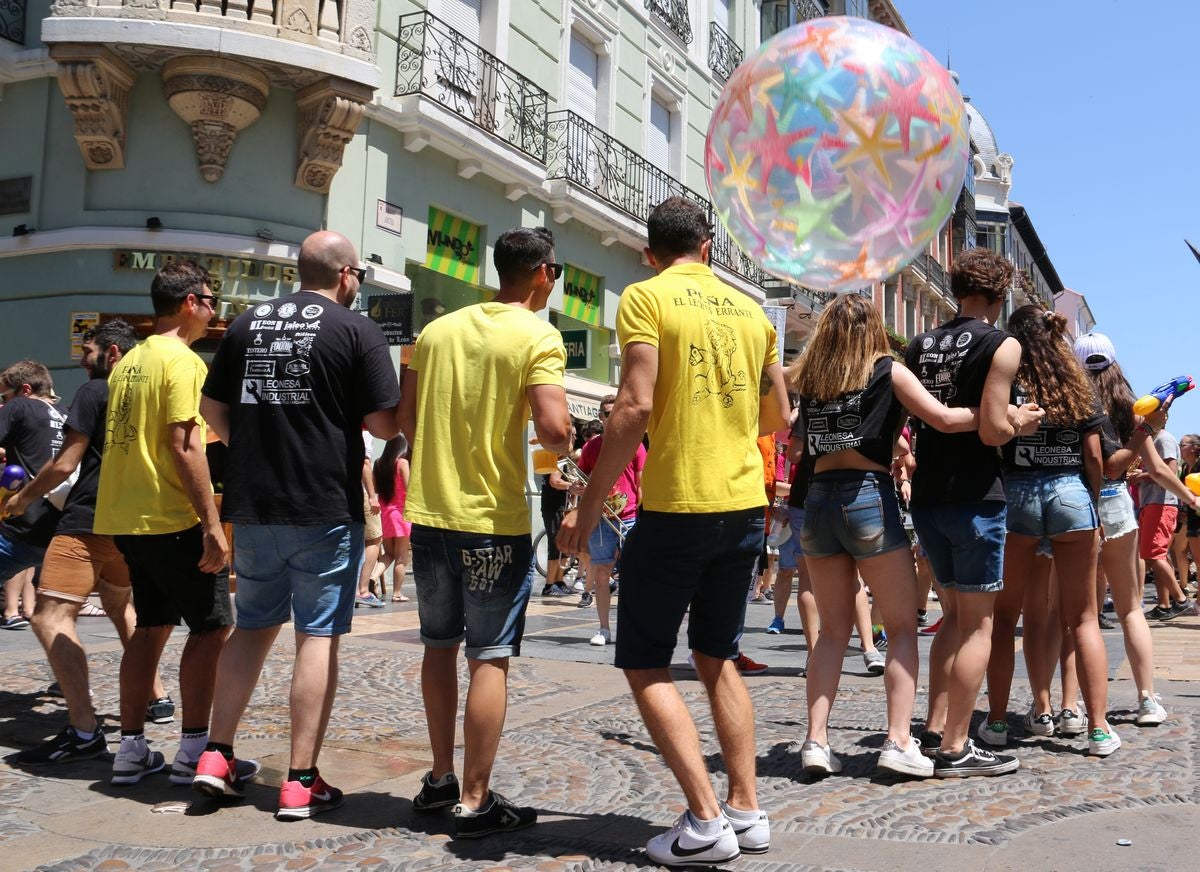 Colorido y música para anunciar el inicio de las fiestas