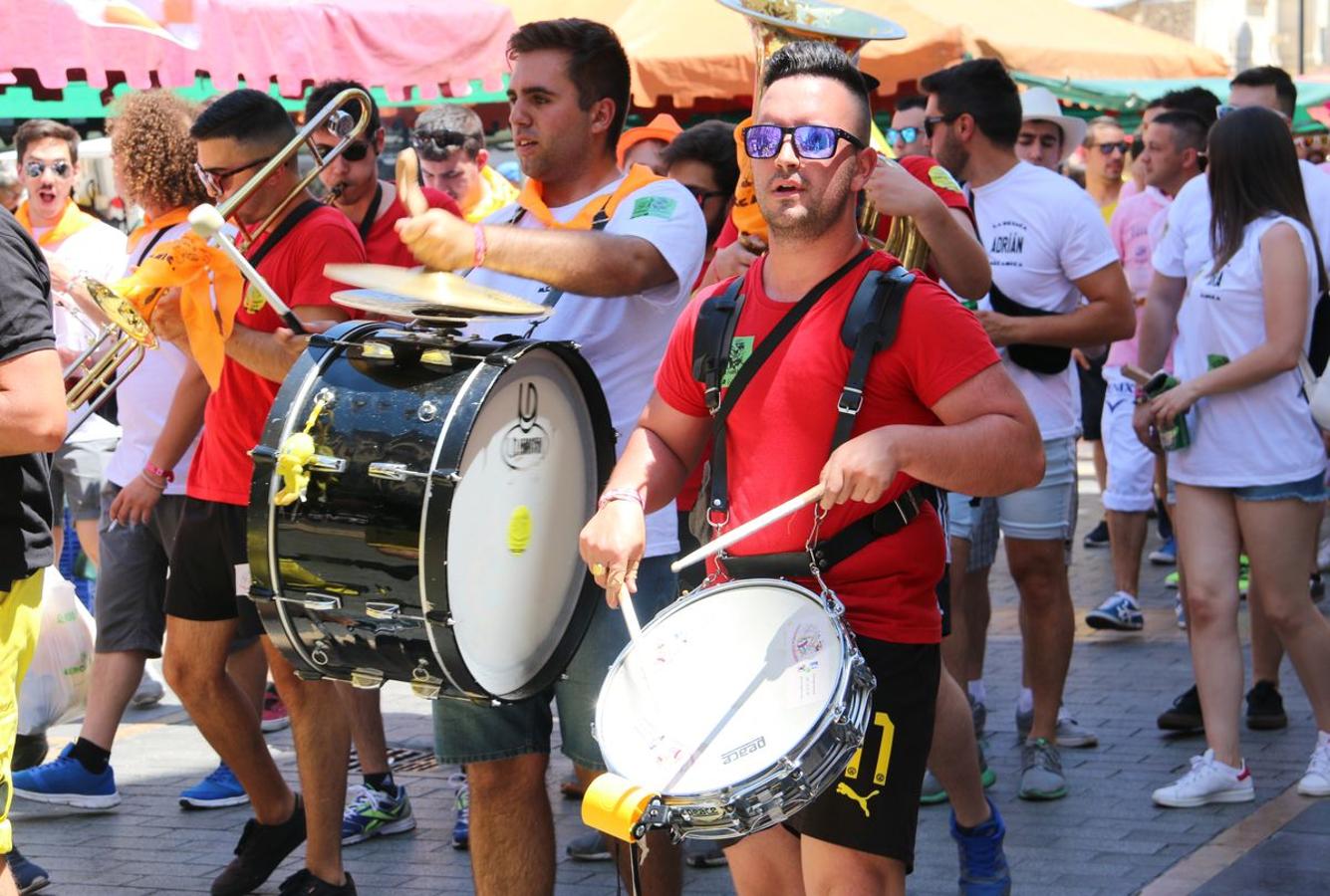 Colorido y música para anunciar el inicio de las fiestas