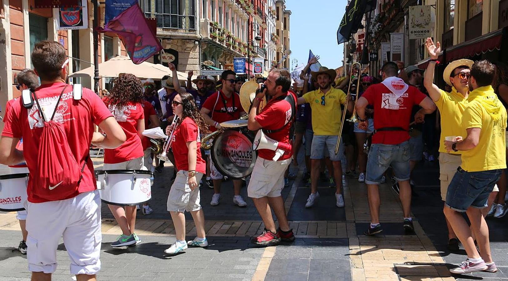 Colorido y música para anunciar el inicio de las fiestas