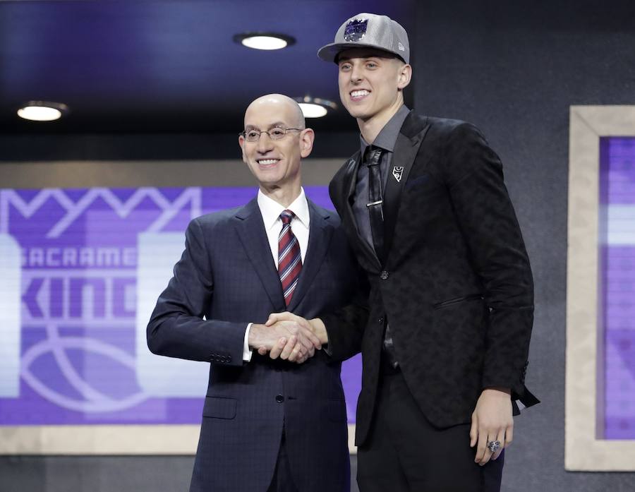 Zach Collins, seleccionado con el número 10 por los Kings, aunque jugará en los Blazers.