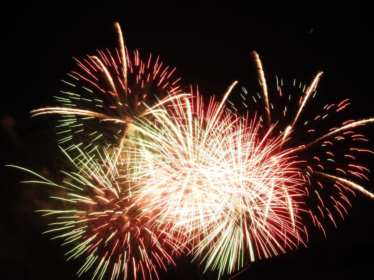 Las mejores imágenes de los fuegos artificiales de San Juan (I)