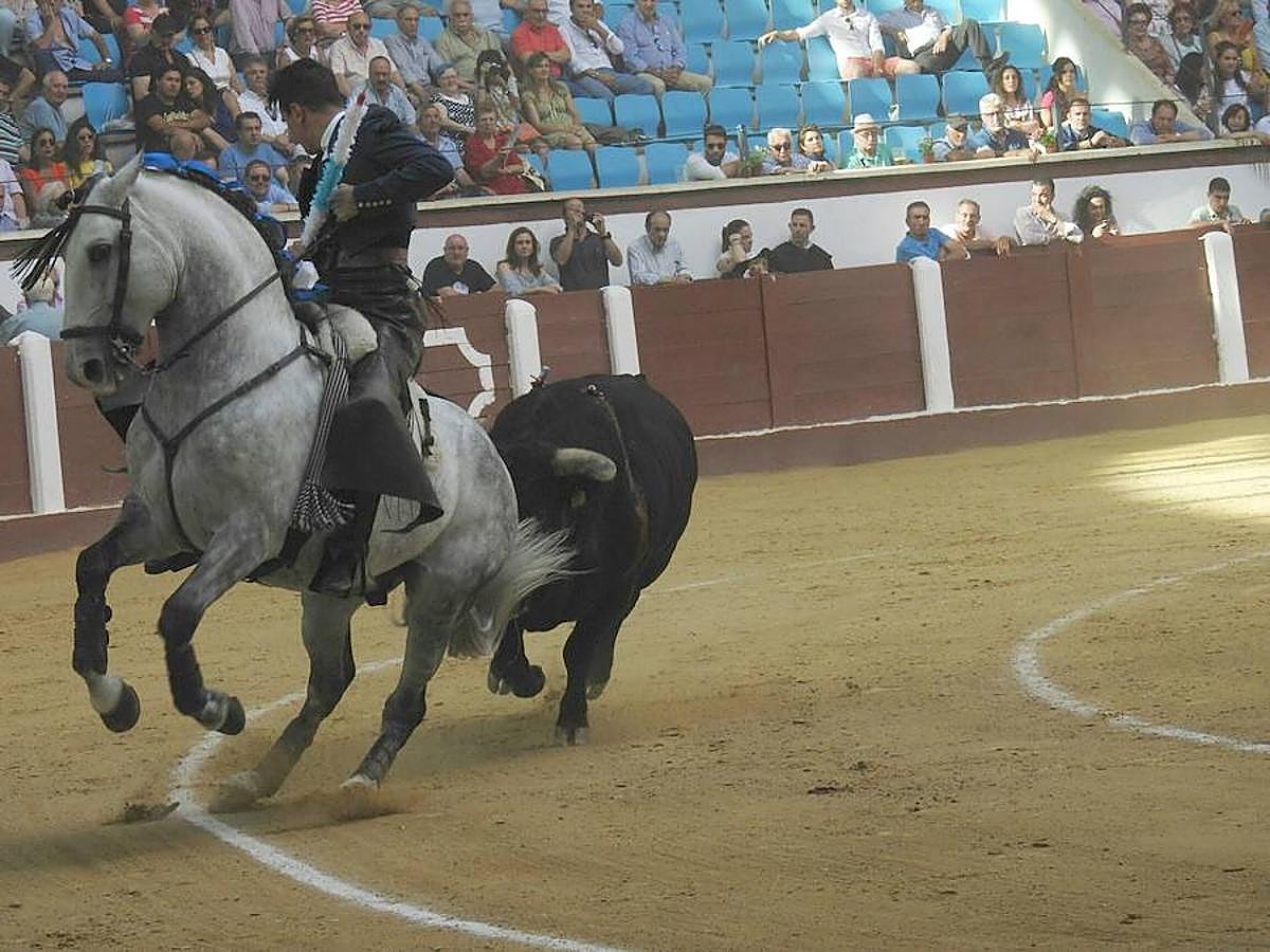 Las mejores imágenes de la corrida de rejones (I)