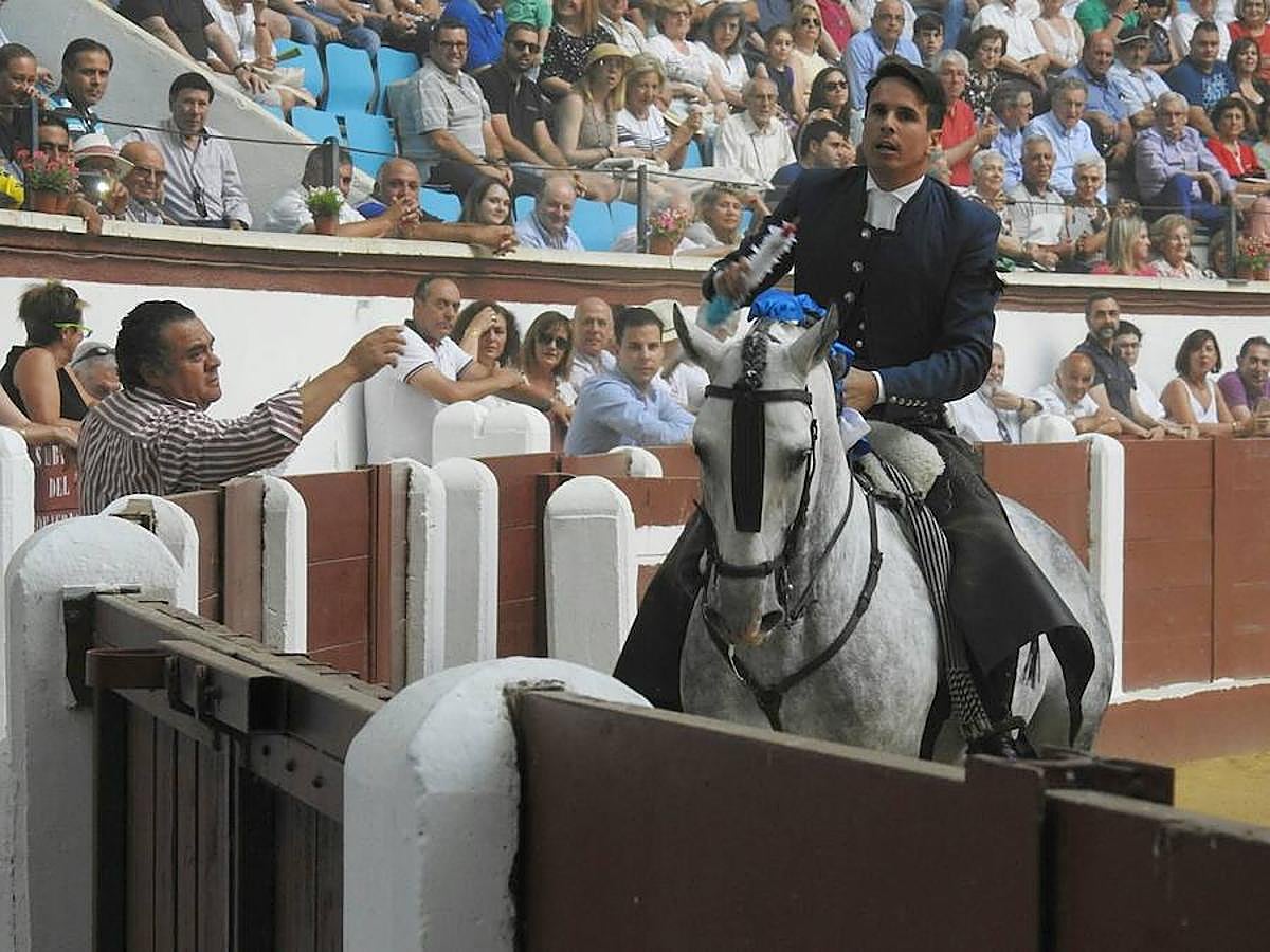 Las mejores imágenes de la corrida de rejones (I)
