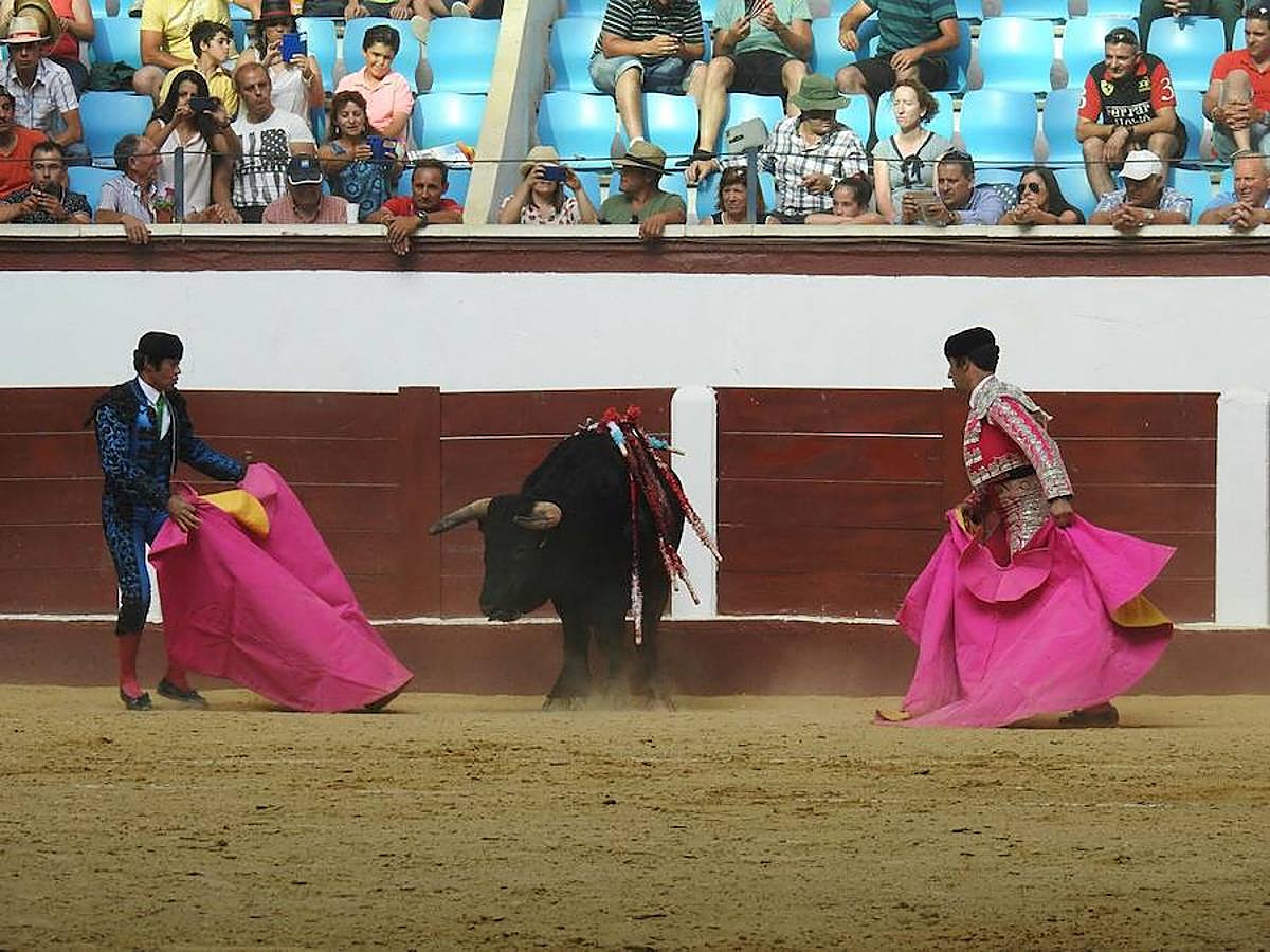 Las mejores imágenes de la corrida de rejones (I)