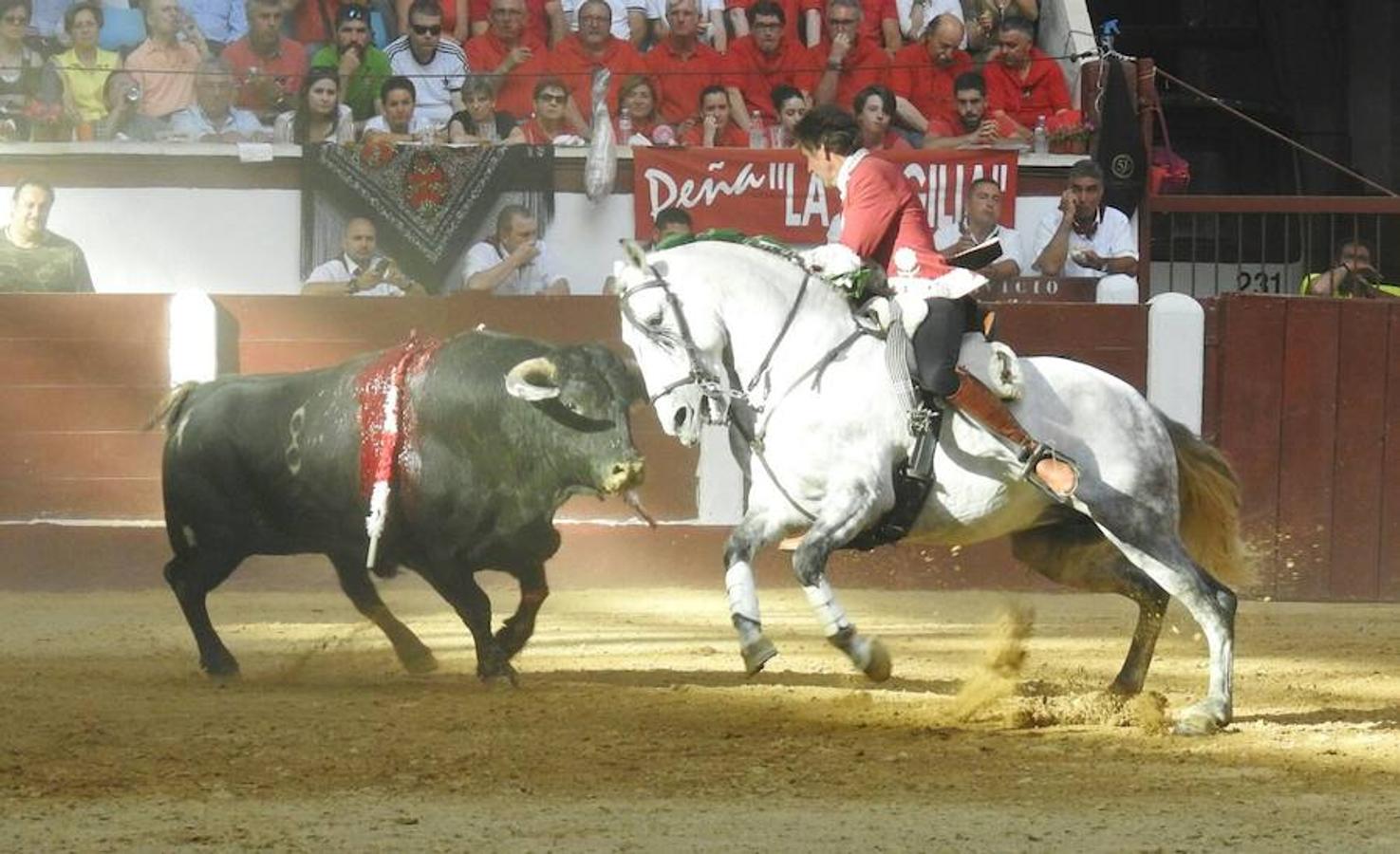 Las mejores imágenes de la corrida de rejones (I) | leonoticias.com