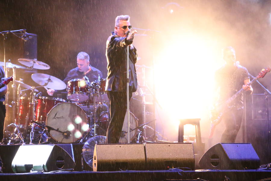 Loquillo encandila a León