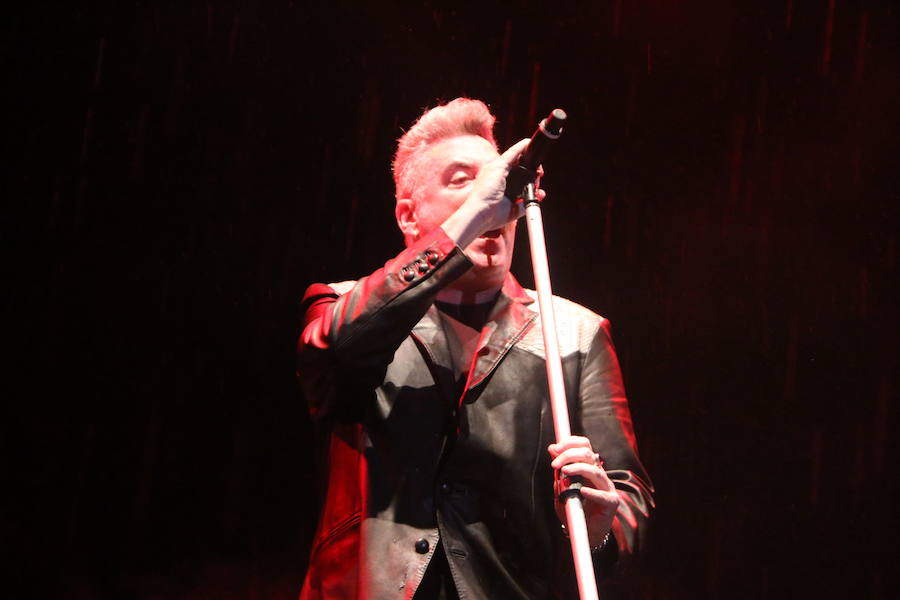 Loquillo encandila a León