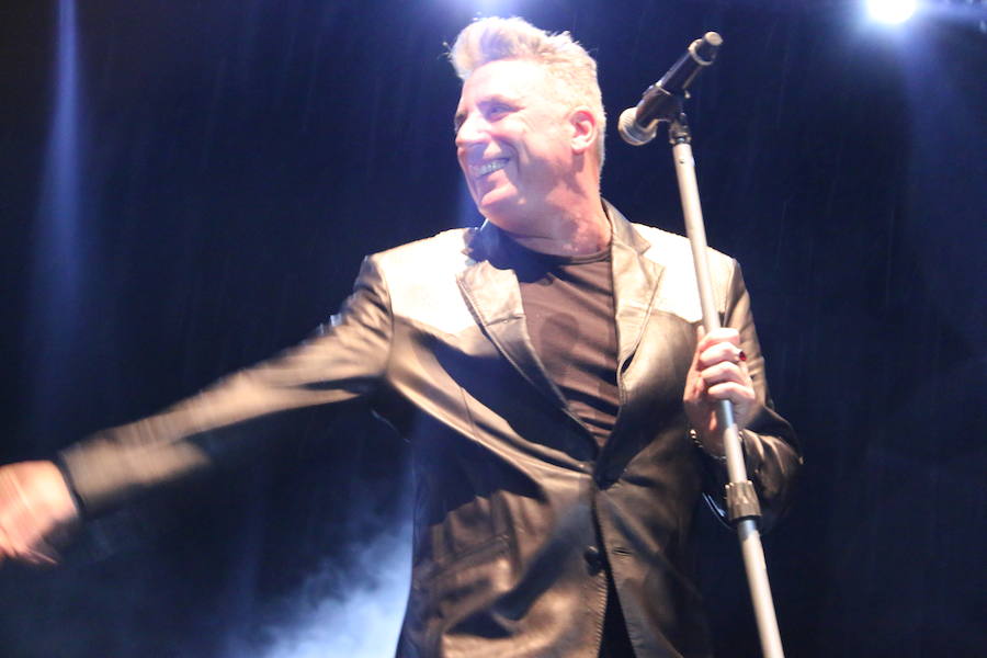 Loquillo encandila a León