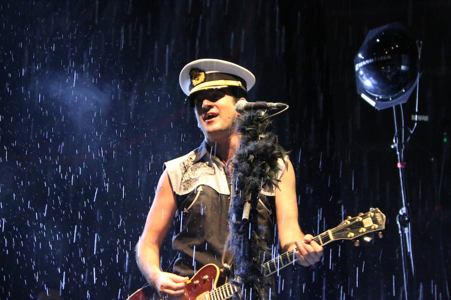 Loquillo encandila a León