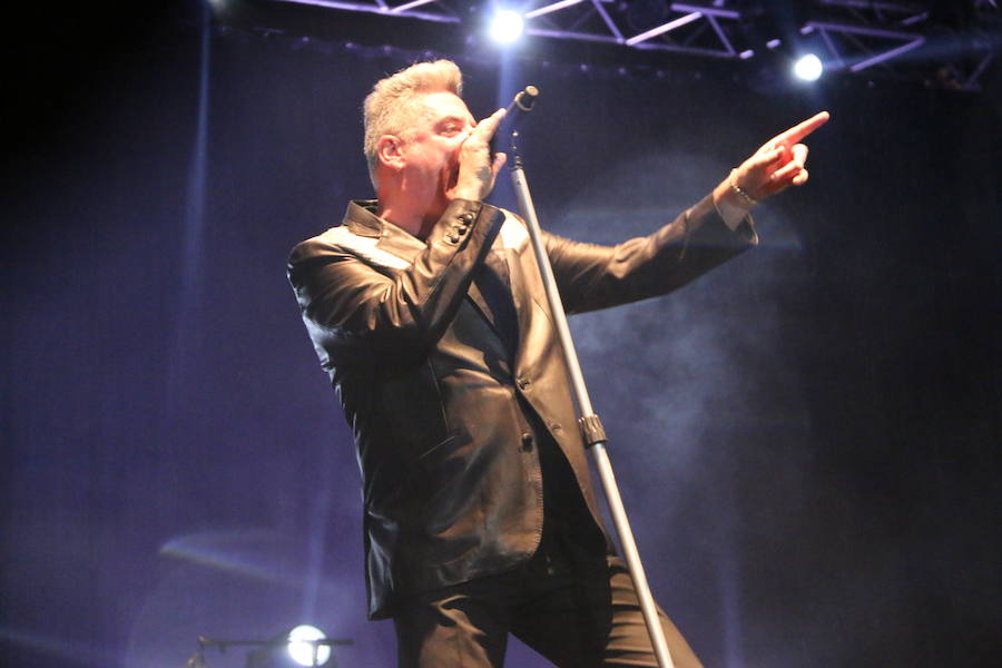 Loquillo encandila a León