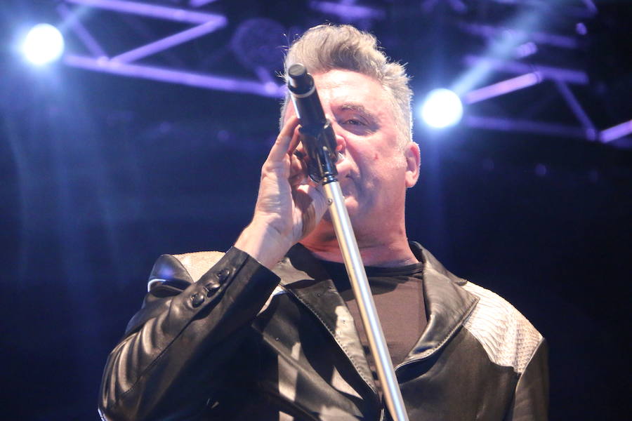 Loquillo encandila a León