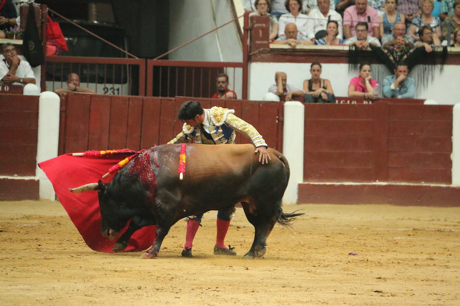 Las mejores imágenes de la corrida de toros de Fiestas de San Juan y San Pedro (II)