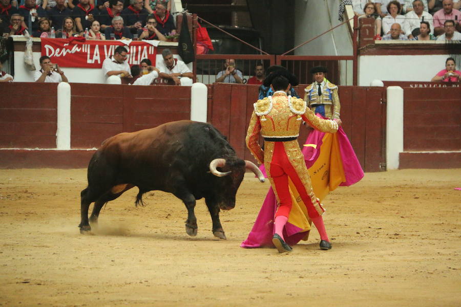 Las mejores imágenes de la corrida de toros de Fiestas de San Juan y San Pedro (II)