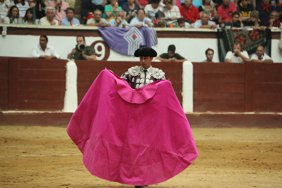 Las mejores imágenes de la corrida de toros de Fiestas de San Juan y San Pedro (II)