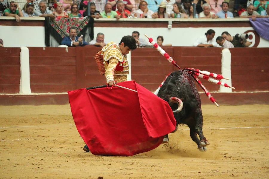 Las mejores imágenes de la corrida de toros de Fiestas de San Juan y San Pedro (II)