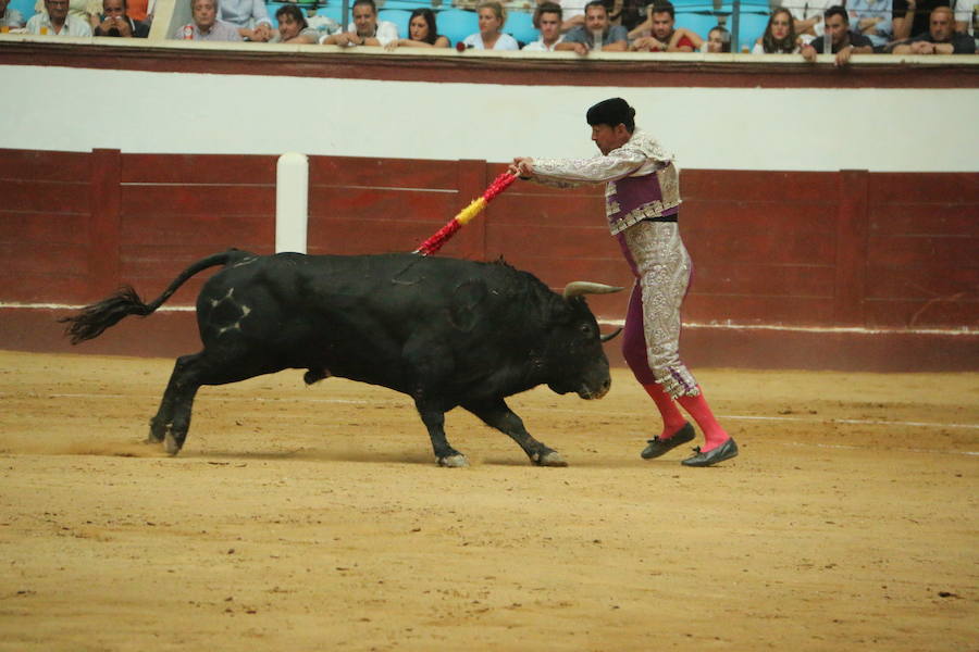 Las mejores fotos de la corrida de toros de Fiestas de San Juan y San Pedro