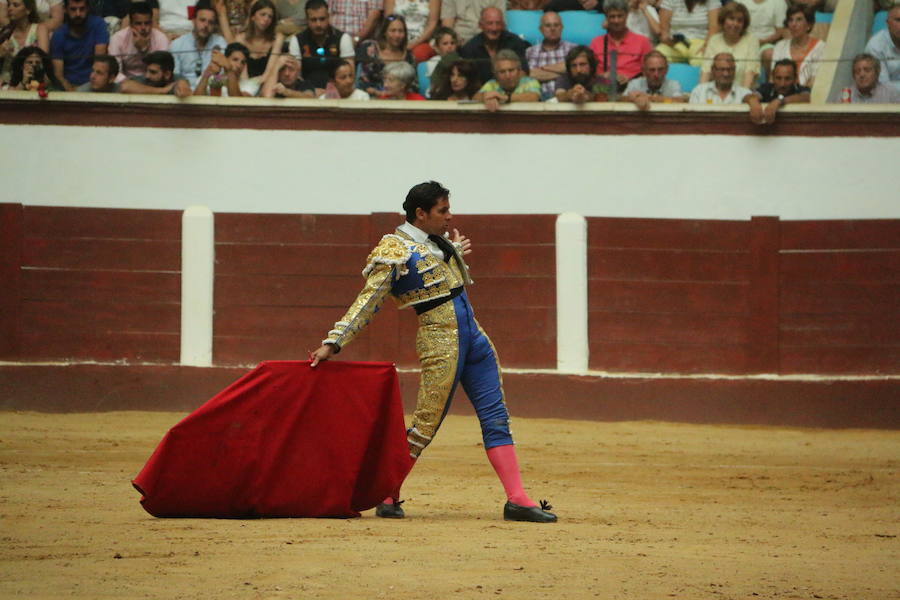 Las mejores fotos de la corrida de toros de Fiestas de San Juan y San Pedro