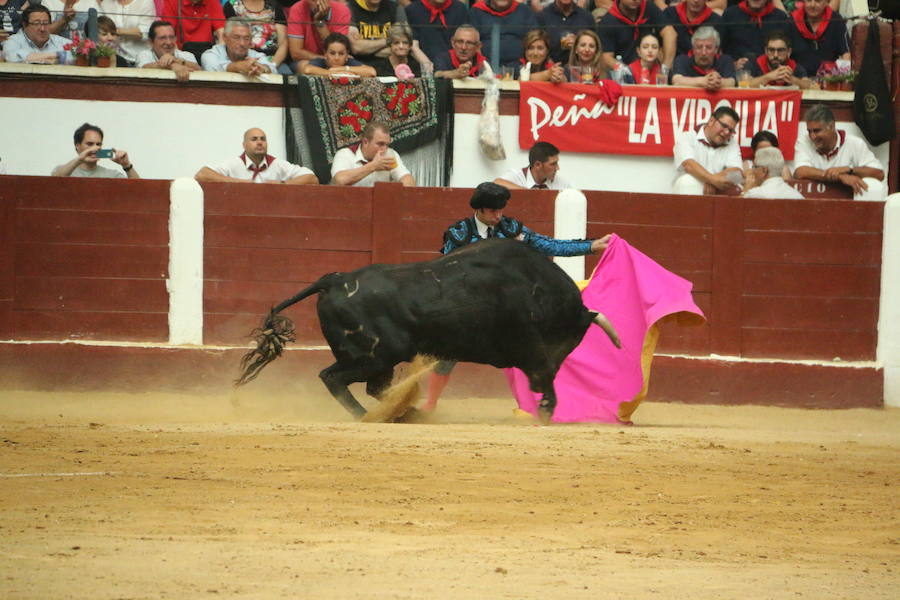Las mejores fotos de la corrida de toros de Fiestas de San Juan y San Pedro
