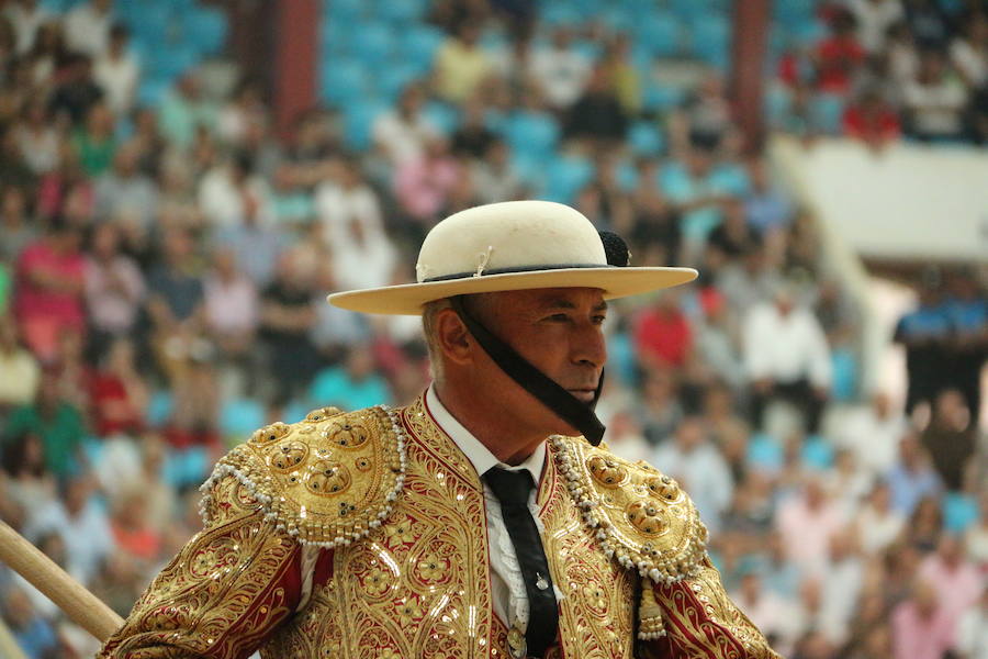 Las mejores fotos de la corrida de toros de Fiestas de San Juan y San Pedro