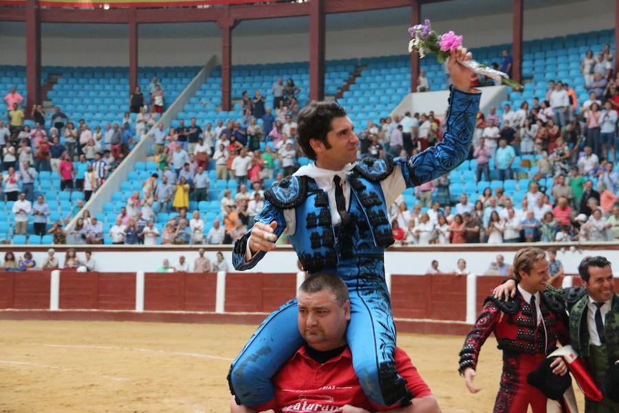Las mejores fotos de la corrida de toros de Fiestas de San Juan y San Pedro