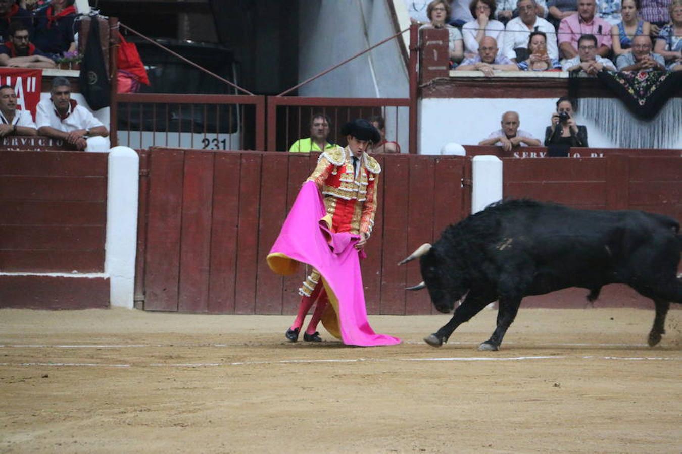 Las mejores imágenes de la corrida de toros de Fiestas de San Juan y San Pedro