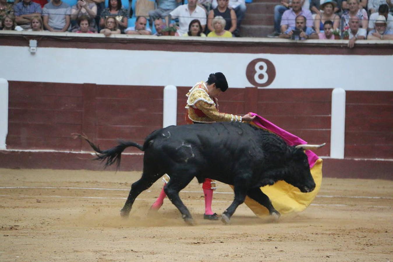 Las mejores imágenes de la corrida de toros de Fiestas de San Juan y San Pedro