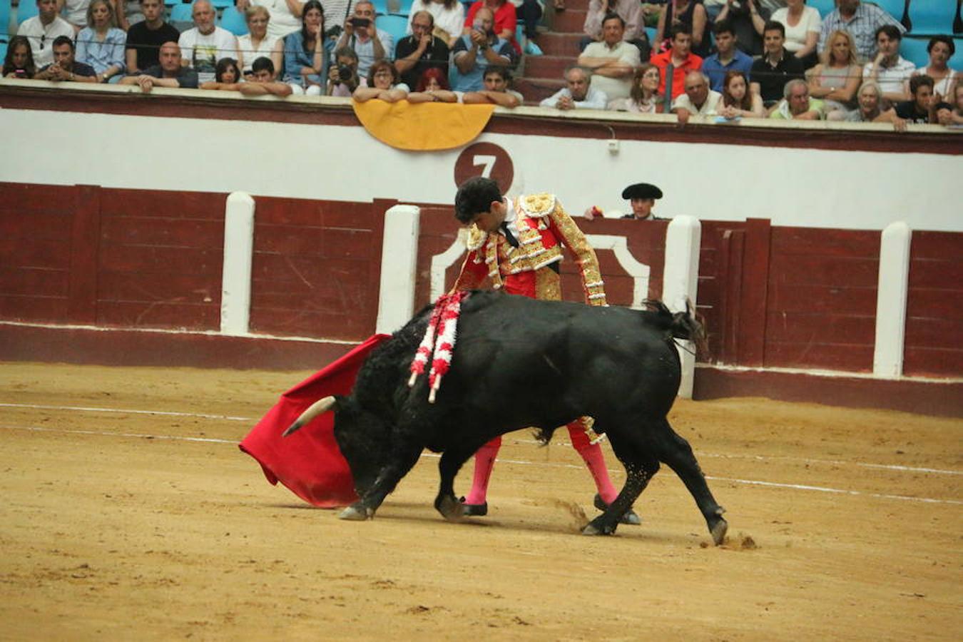 Las mejores imágenes de la corrida de toros de Fiestas de San Juan y San Pedro