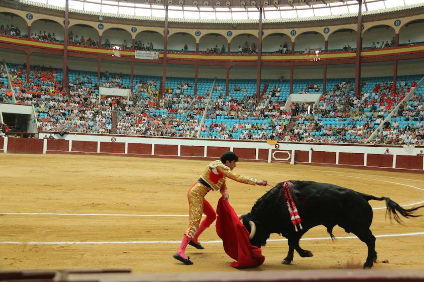 Las mejores imágenes de la corrida de toros de Fiestas de San Juan y San Pedro