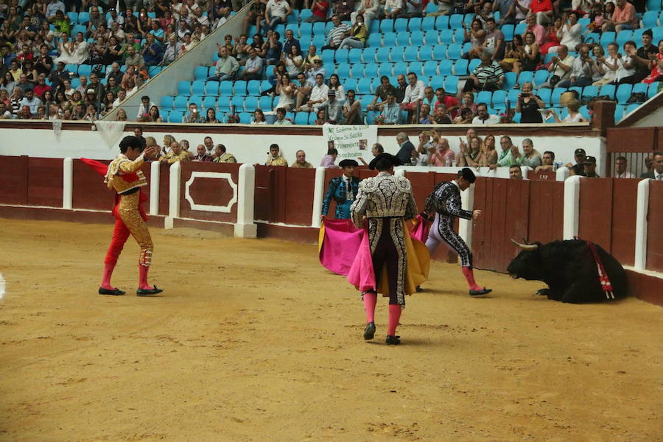 Las mejores imágenes de la corrida de toros de Fiestas de San Juan y San Pedro