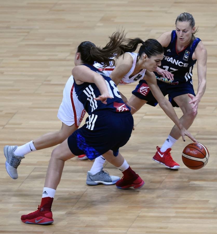 La selección española se impuso a Francia para proclamarse campeona de Europa de baloncesto en Praga.