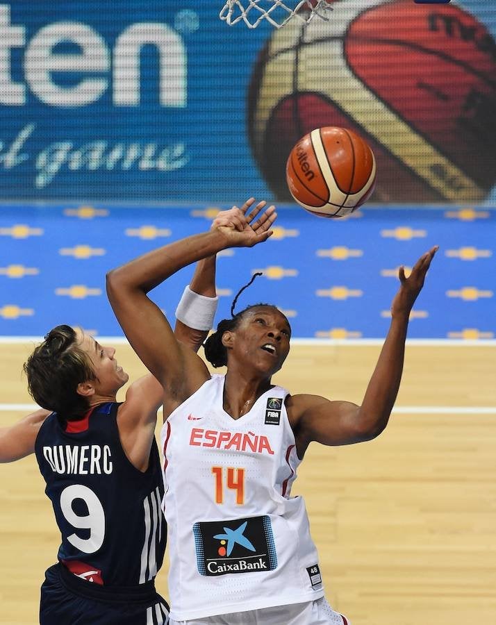 La selección española se impuso a Francia para proclamarse campeona de Europa de baloncesto en Praga.