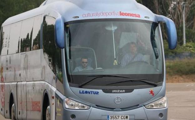 Autobús de la Cultural y Deportiva Leonesa.