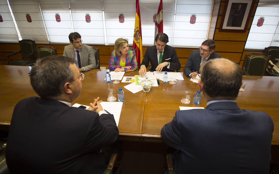 Momento de la reunión mantenida. 