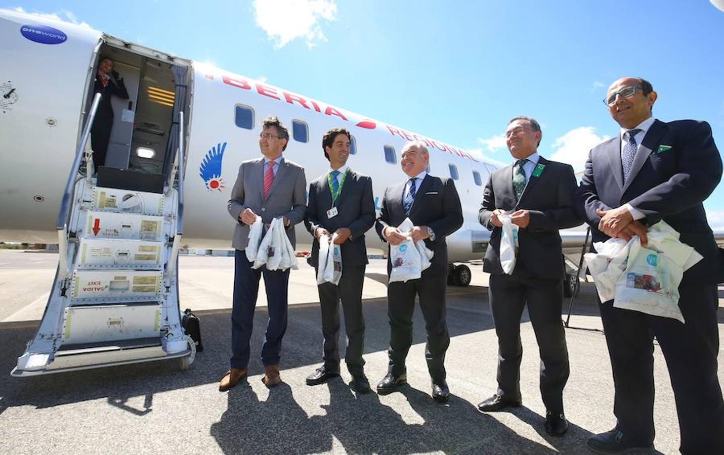 Presentación de la campaña de verano de vuelos desde el Aeropuerto de León