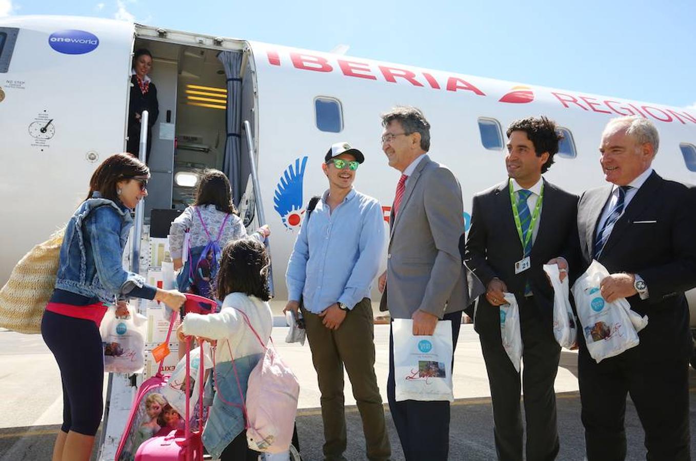 Presentación de la campaña de verano de vuelos desde el Aeropuerto de León