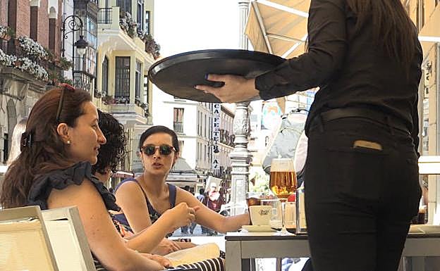 El 95% de empleos se creó en el sector servicios. 