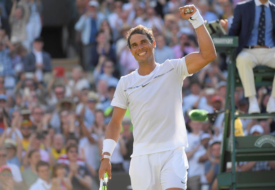 Rafa Nadal ha debutado en Wimbledon con una victoria sobre el tenista australiano por 6-1, 6-3 y 6-2.