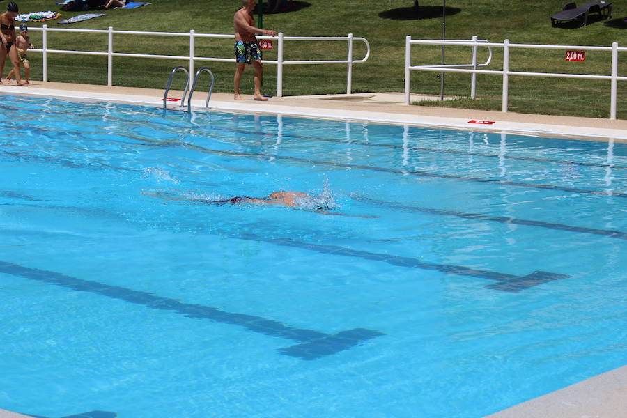 Las piscinas de Valdefresno ponen a disposición de los leoneses unas amplias instalaciones a tan sólo 10 kilómetros de la capital